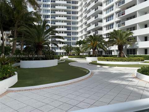 100 Lincoln Rd 939, Miami Beach FL - photo 10 of 23