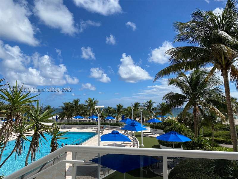 0 bedroom Condominium at 100 Lincoln Rd 939, The Decoplage Condo, Miami Beach — photo 2