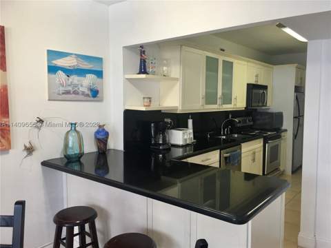 100 Lincoln Rd 939, Miami Beach FL - photo 22 of 23
