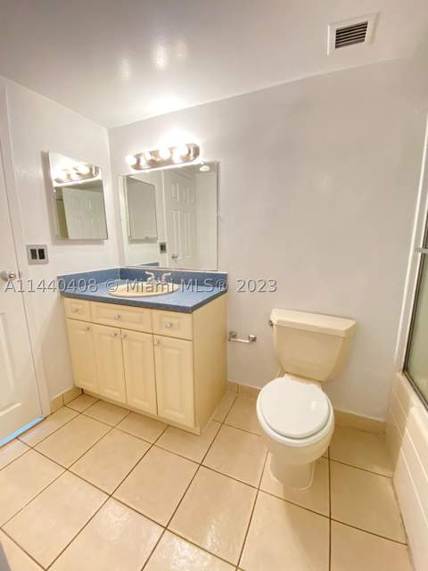 13499 Biscayne Blvd 1408, North Miami FL - photo 10 of 24