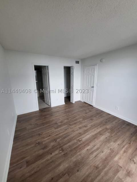 13499 Biscayne Blvd 1408, North Miami FL - photo 18 of 24