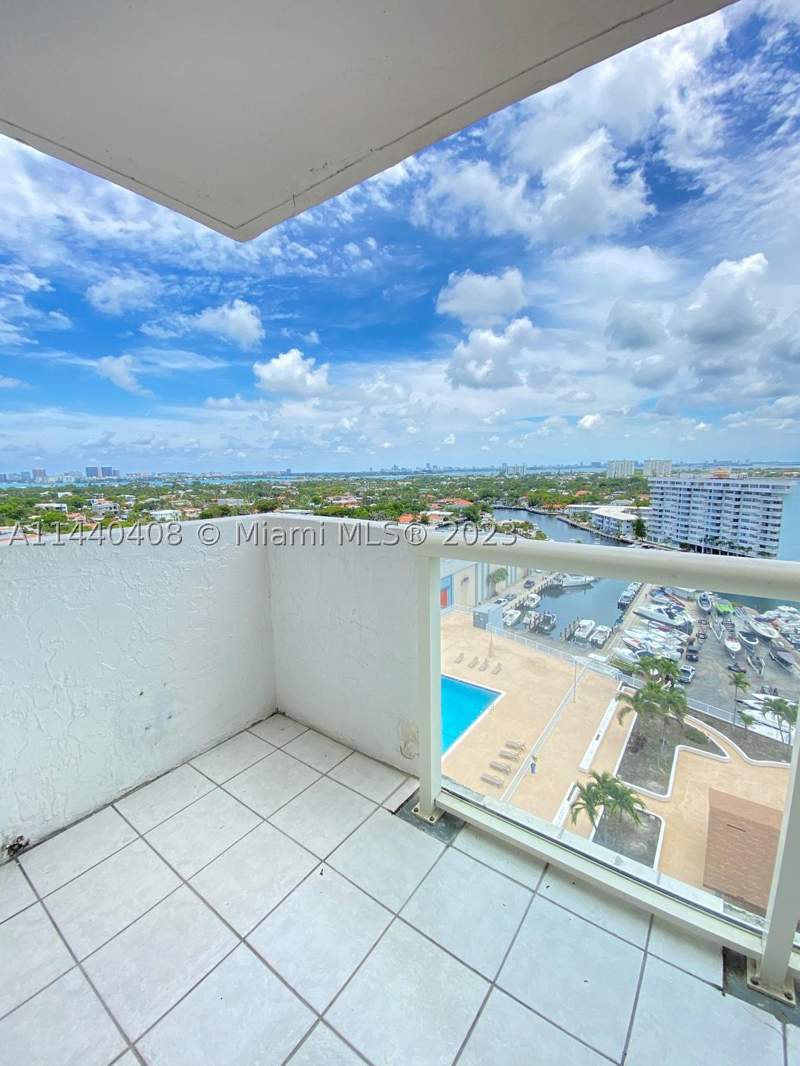 2 bedroom Condominium at 13499 Biscayne Blvd 1408, Sailboat Cay Condo, North Miami — photo 3