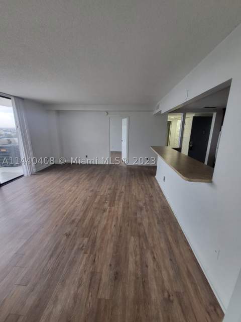 13499 Biscayne Blvd 1408, North Miami FL - photo 7 of 24
