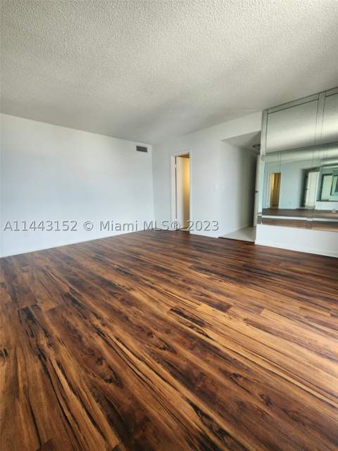 13499 Biscayne Blvd 1513, North Miami FL - photo 10 of 24