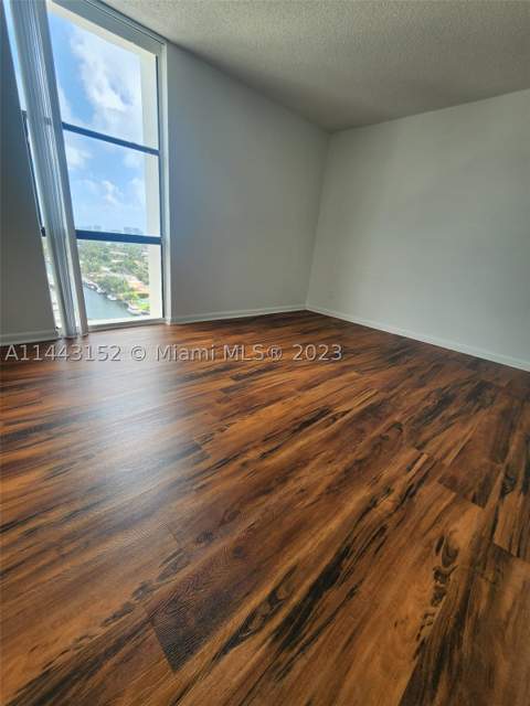 13499 Biscayne Blvd 1513, North Miami FL - photo 11 of 24