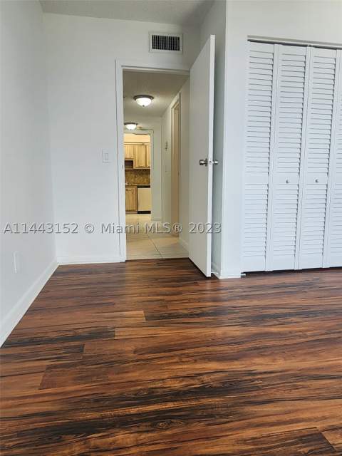 13499 Biscayne Blvd 1513, North Miami FL - photo 12 of 24