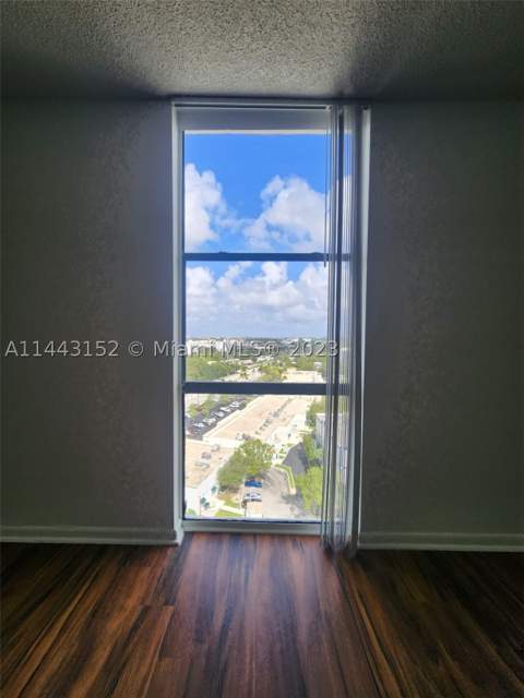 13499 Biscayne Blvd 1513, North Miami FL - photo 16 of 24