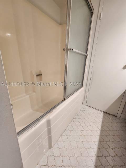 13499 Biscayne Blvd 1513, North Miami FL - photo 18 of 24