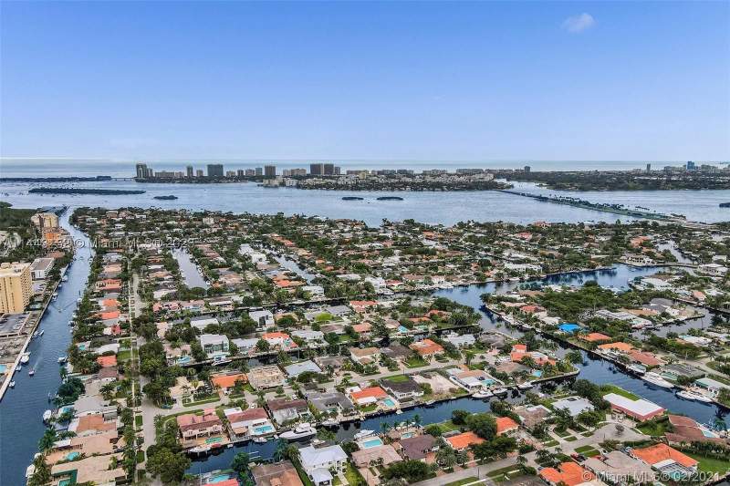 2 bedroom Condominium at 13499 Biscayne Blvd 1513, Sailboat Cay Condo, North Miami — photo 3