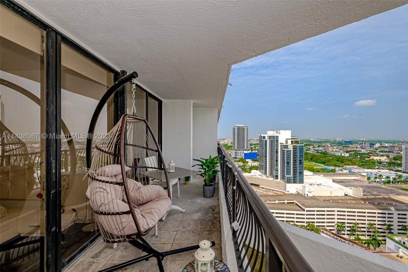 1 bedroom Condominium at 555 NE 15th St 32E, Venetia Condo, Miami — photo 5
