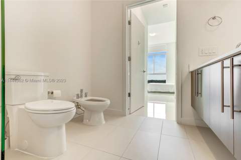 7825 NW 107th Ave 816, Doral FL - photo 17 of 19
