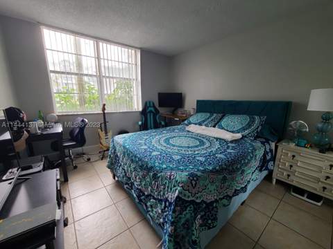 496 NW 165th St Rd D112, Miami FL - photo 16 of 35