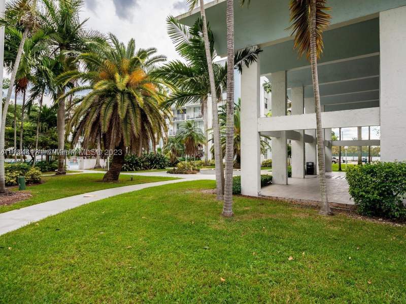 2 bedroom Condominium at 496 NW 165th St Rd D112, Montecarlo Condo, Miami — photo 2