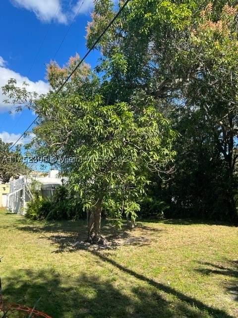 2 bedroom SingleFamilyResidence at 821 NE 120th St, Griffings Biscayne Pk Est, Biscayne Park — photo 3