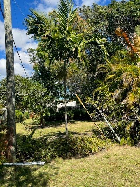 2 bedroom SingleFamilyResidence at 821 NE 120th St, Griffings Biscayne Pk Est, Biscayne Park — photo 4