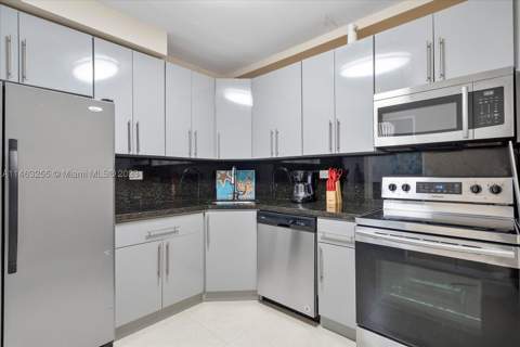 5601 Collins Ave 1514, Miami Beach FL - photo 22 of 41