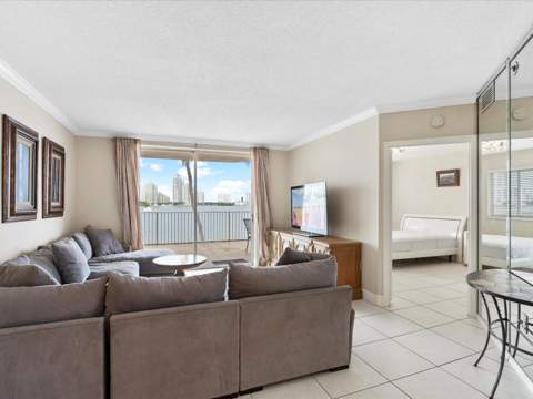18260 N Bay Road 304, Sunny Isles Beach FL - photo 14 of 50