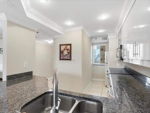 18260 N Bay Road 304, Sunny Isles Beach FL - photo 22 of 50