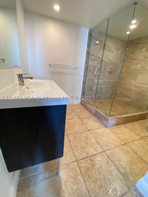 13499 Biscayne Blvd 1505, North Miami FL - photo 11 of 20