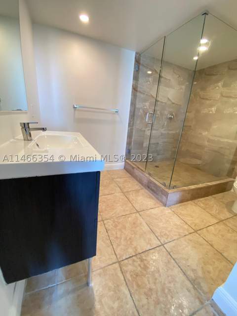 13499 Biscayne Blvd 1505, North Miami FL - photo 13 of 20