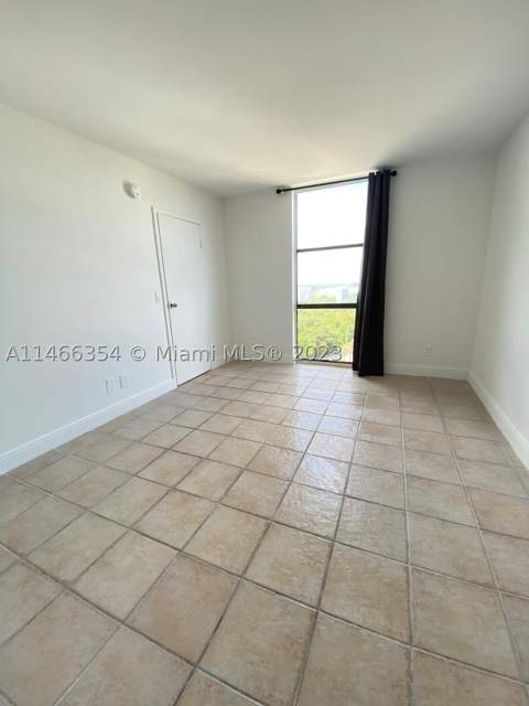 13499 Biscayne Blvd 1505, North Miami FL - photo 17 of 20