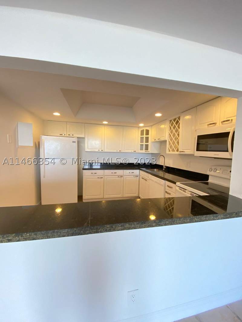 2 bedroom Condominium at 13499 Biscayne Blvd 1505, Sailboat Cay Condo, North Miami — photo 2