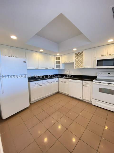 13499 Biscayne Blvd 1505, North Miami FL - photo 20 of 20