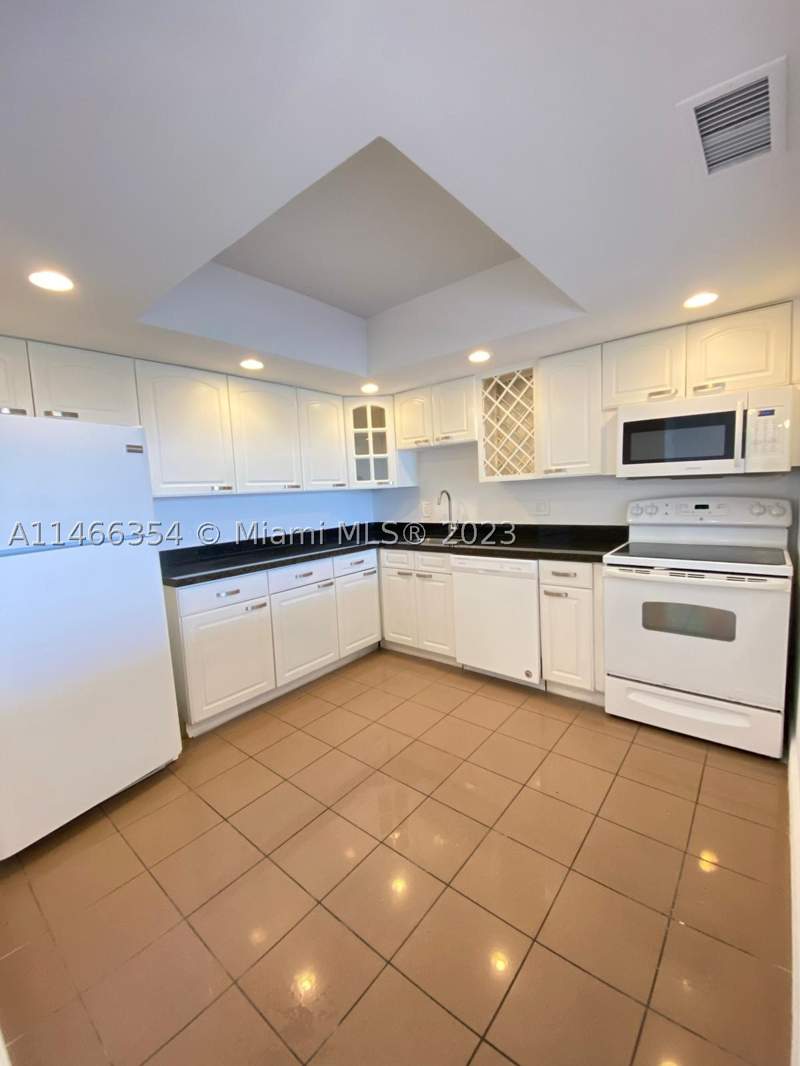 2 bedroom Condominium at 13499 Biscayne Blvd 1505, Sailboat Cay Condo, North Miami — photo 3