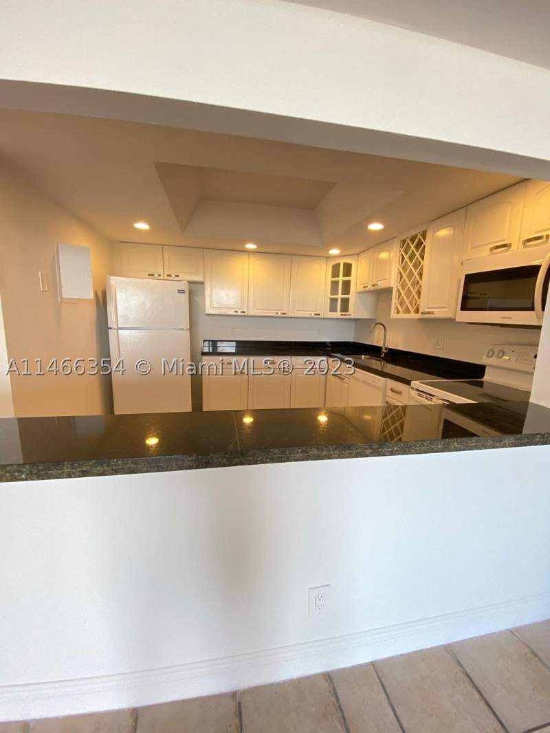 2 bedroom Condominium at 13499 Biscayne Blvd 1505, Sailboat Cay Condo, North Miami — photo 4
