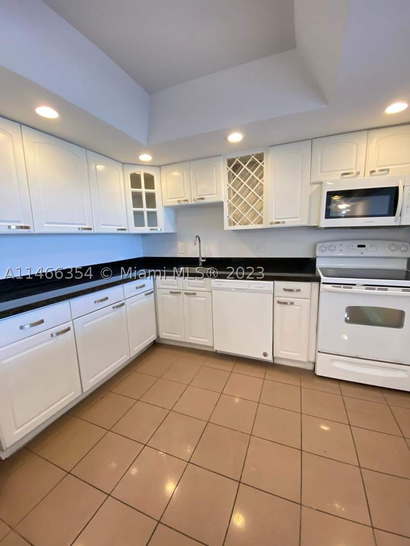2 bedroom Condominium at 13499 Biscayne Blvd 1505, Sailboat Cay Condo, North Miami — photo 5