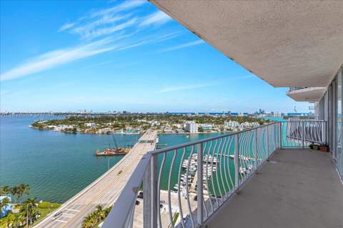 7601 E Treasure Dr 2311, North Bay Village FL - photo 10 of 30