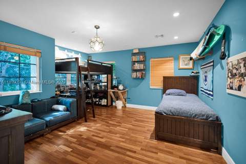 61 Camden Ct, Bal Harbour FL - photo 10 of 22