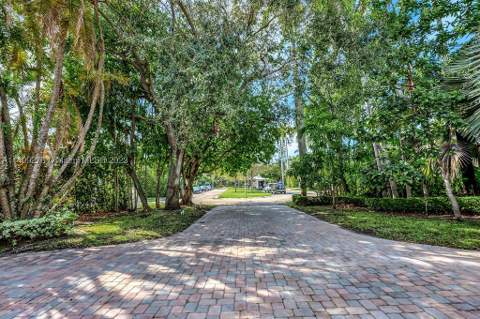 61 Camden Ct, Bal Harbour FL - photo 17 of 22