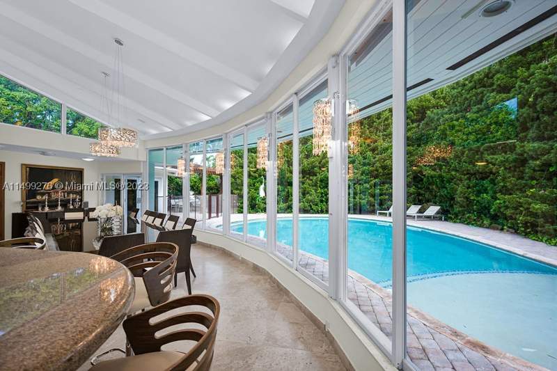 7 bedroom SingleFamilyResidence at 61 Camden Ct, Bal Harbour Residential S, Bal Harbour — photo 3