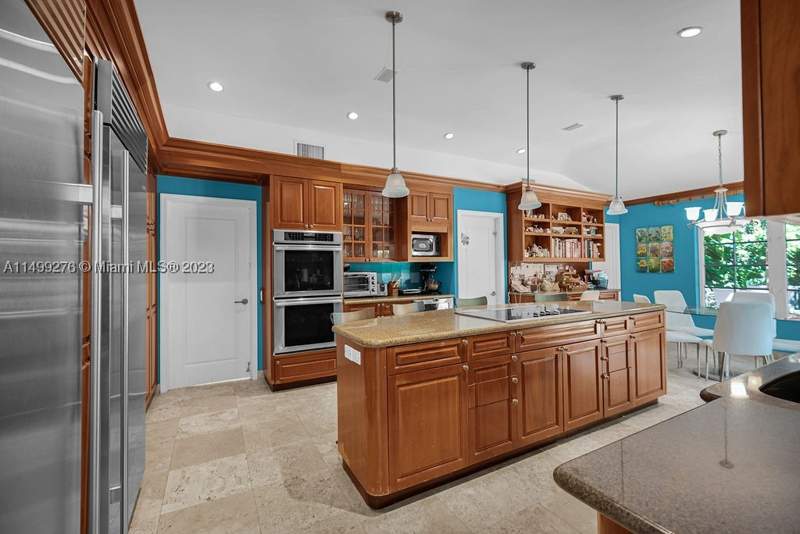 7 bedroom SingleFamilyResidence at 61 Camden Ct, Bal Harbour Residential S, Bal Harbour — photo 5