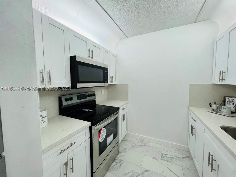 2 bedroom Condominium at 8260 SW 210th St 220, Saga Bay Gardens Condo, Cutler Bay — photo 2