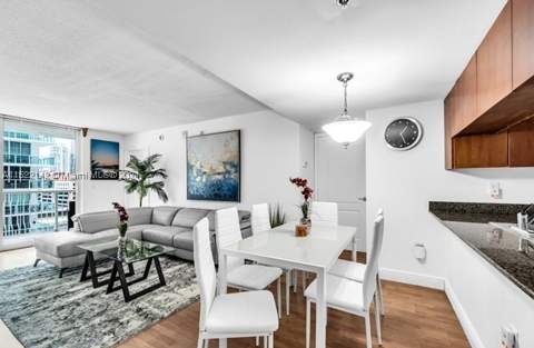 1200 Brickell Bay Dr 1915, Miami FL - photo 6 of 11