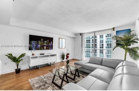 1200 Brickell Bay Dr 1915, Miami FL - photo 7 of 11