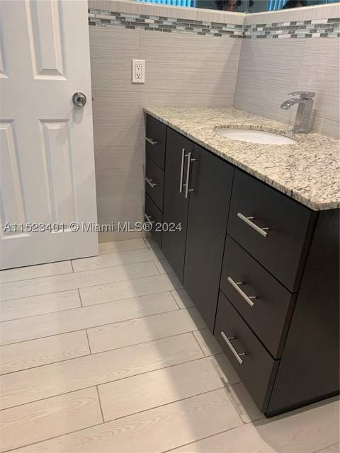 947 Lenox Ave 204, Miami Beach FL - photo 9 of 21
