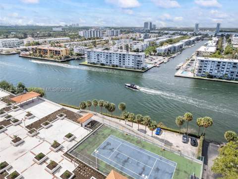 290 174th St 1809, Sunny Isles Beach FL - photo 24 of 37