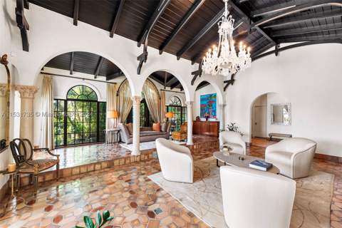 527 E Dilido Dr, Miami Beach FL - photo 17 of 53