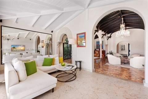527 E Dilido Dr, Miami Beach FL - photo 18 of 53
