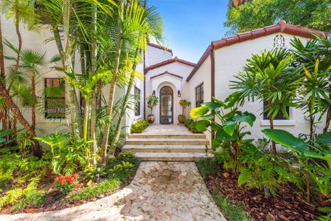 527 E Dilido Dr, Miami Beach FL - photo 9 of 53