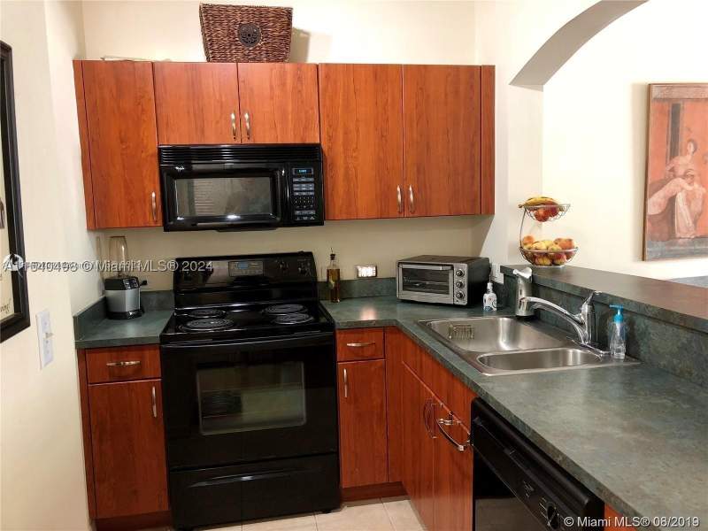 2 bedroom Condominium at 9172 Collins Ave 13, The Waverly At Surfside, Surfside — photo 2