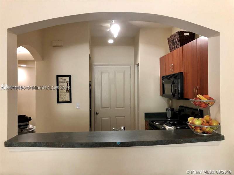 2 bedroom Condominium at 9172 Collins Ave 13, The Waverly At Surfside, Surfside — photo 3