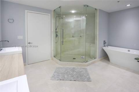 17301 Biscayne Blvd 1201, North Miami Beach FL - photo 15 of 29
