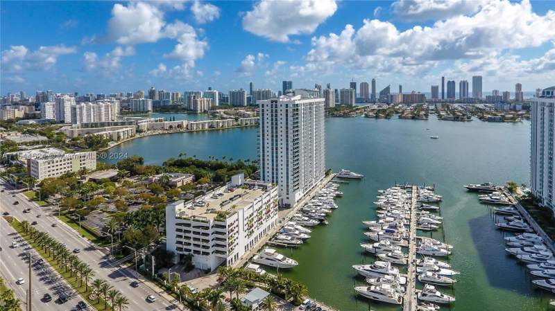 2 bedroom Condominium at 17301 Biscayne Blvd 1201, Marina Palms, North Miami Beach — photo 2