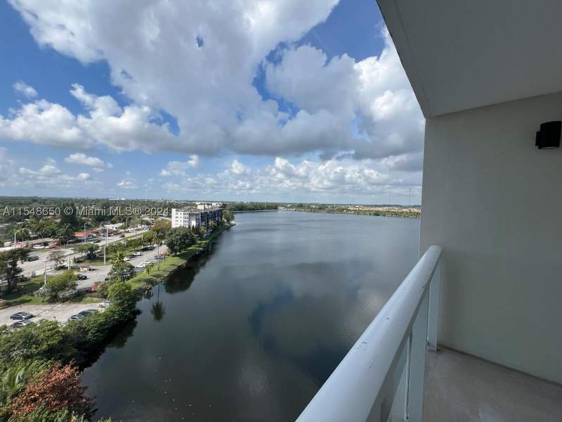 1 bedroom Condominium at 1301 NE Miami Gardens Dr 1101W, BUCKLEY TOWERS CONDO - EA, Miami — photo 2