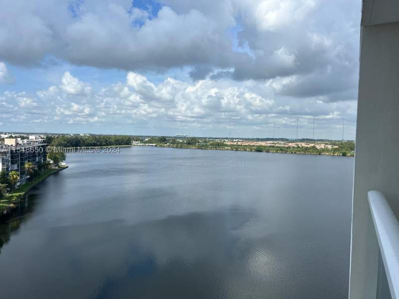 1 bedroom Condominium at 1301 NE Miami Gardens Dr 1101W, BUCKLEY TOWERS CONDO - EA, Miami — photo 3