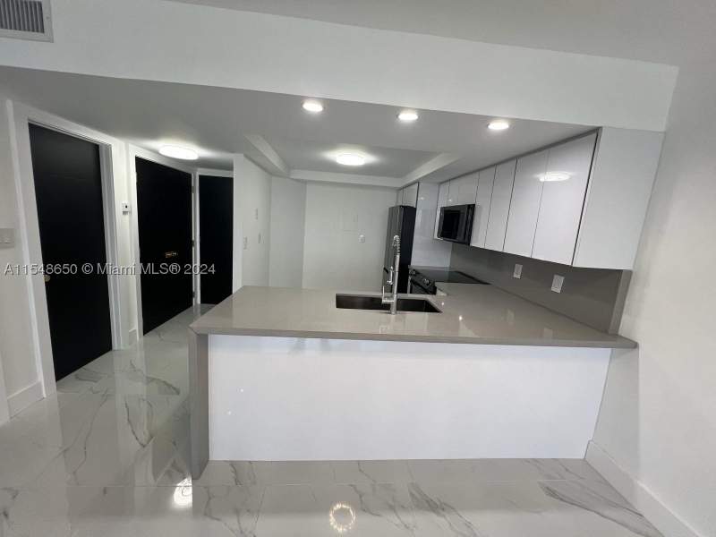 1 bedroom Condominium at 1301 NE Miami Gardens Dr 1101W, BUCKLEY TOWERS CONDO - EA, Miami — photo 5